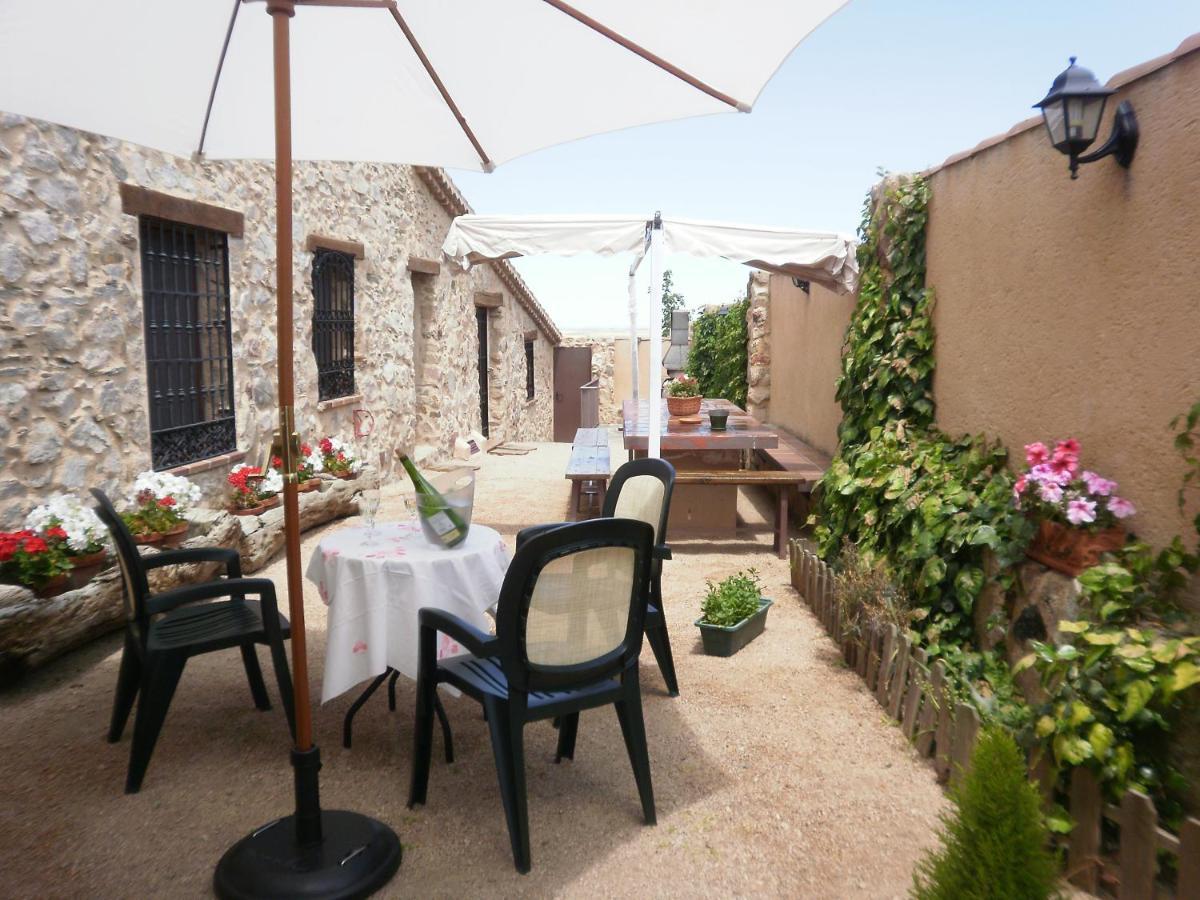 Camino Del Prado Guest House Santa Maria la Real de Nieva Ngoại thất bức ảnh