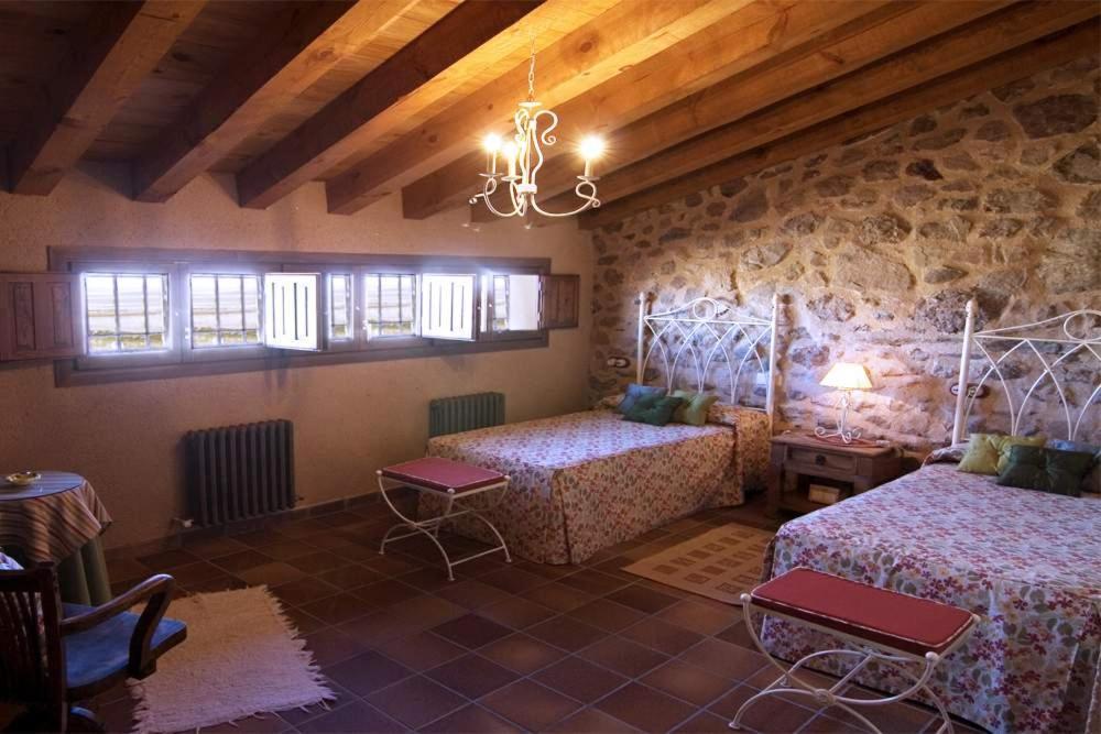 Camino Del Prado Guest House Santa Maria la Real de Nieva Ngoại thất bức ảnh